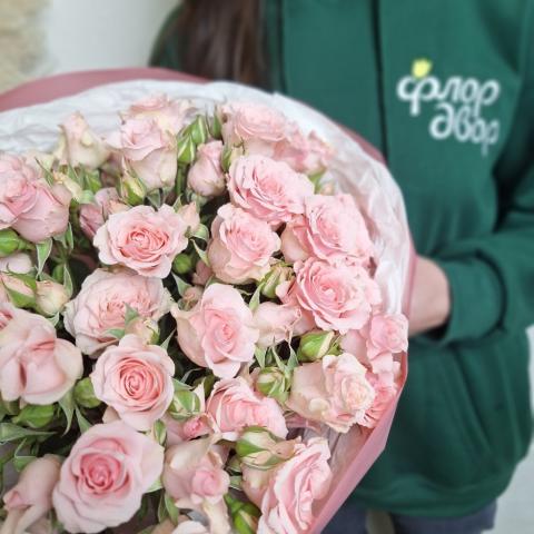 Букет кустовых розовых роз 15шт NEW