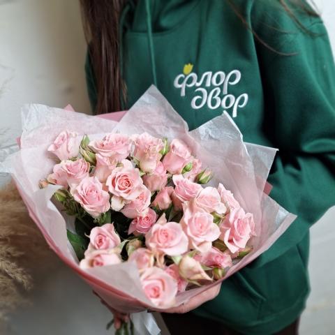 Букет кустовых роз эльба 9/тишью + калька